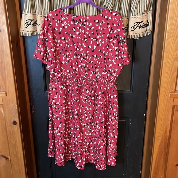 Bloom Chic Dress Size 18-20 Red Patterned - Picture 2 of 8